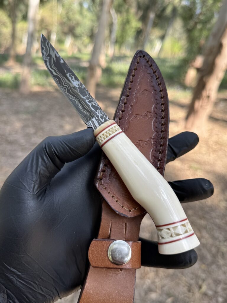 Damascus straight back skinner