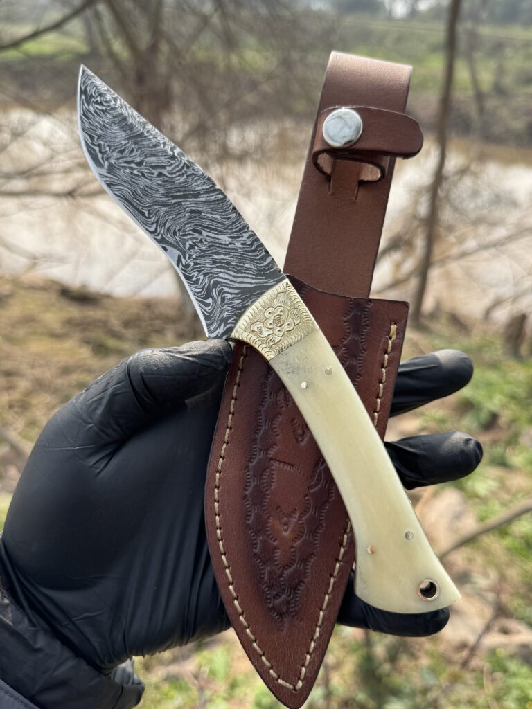 Damascus Skinner knife - Camel bone