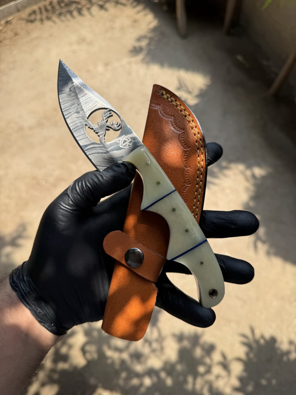 Damascus Skinner knife - Camel bone